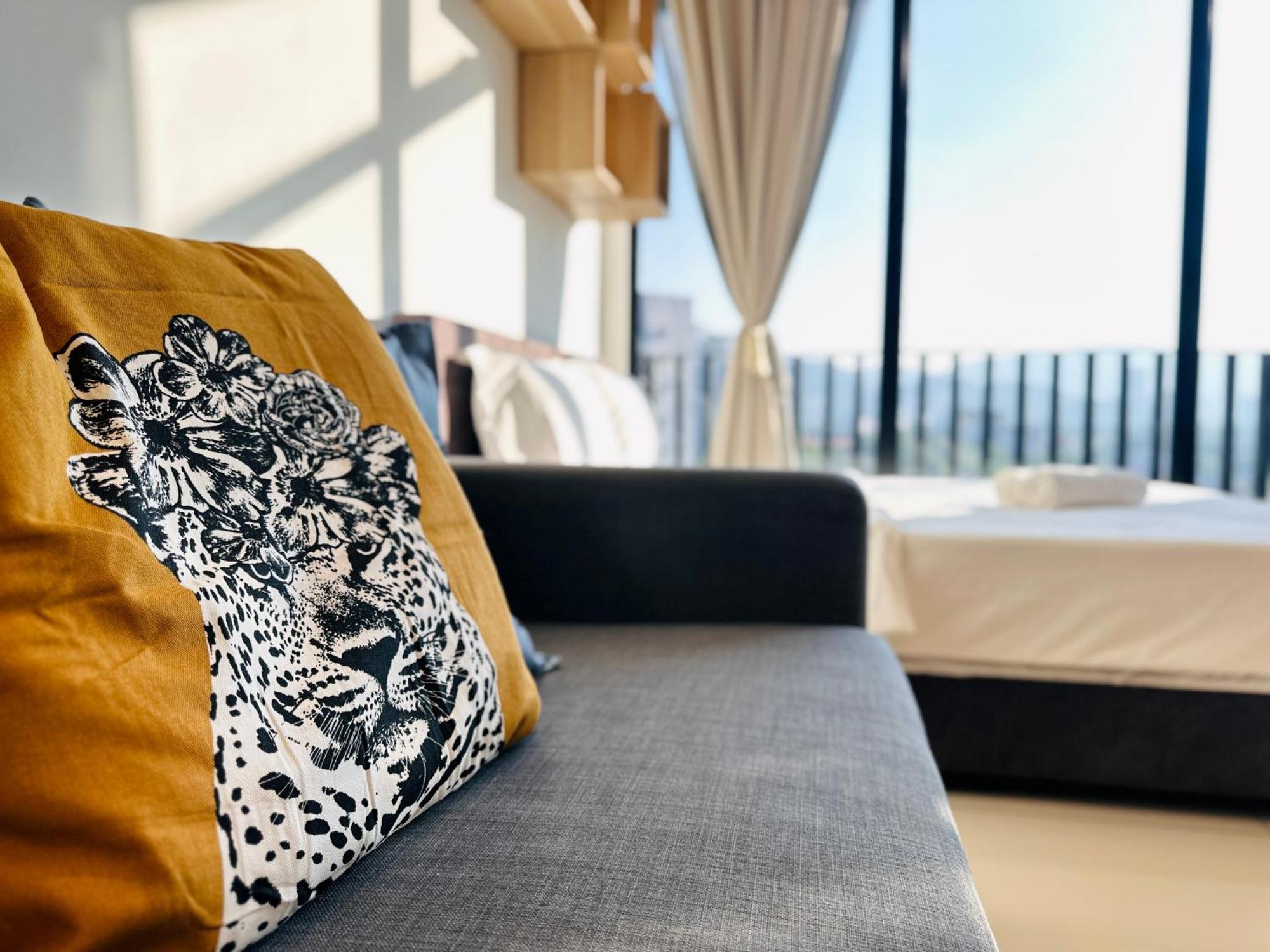 New Georgetown Instagramable 2Br Homestay For 10Pax 无敌美景两房民宿 Beacon Executive Suite Buitenkant foto