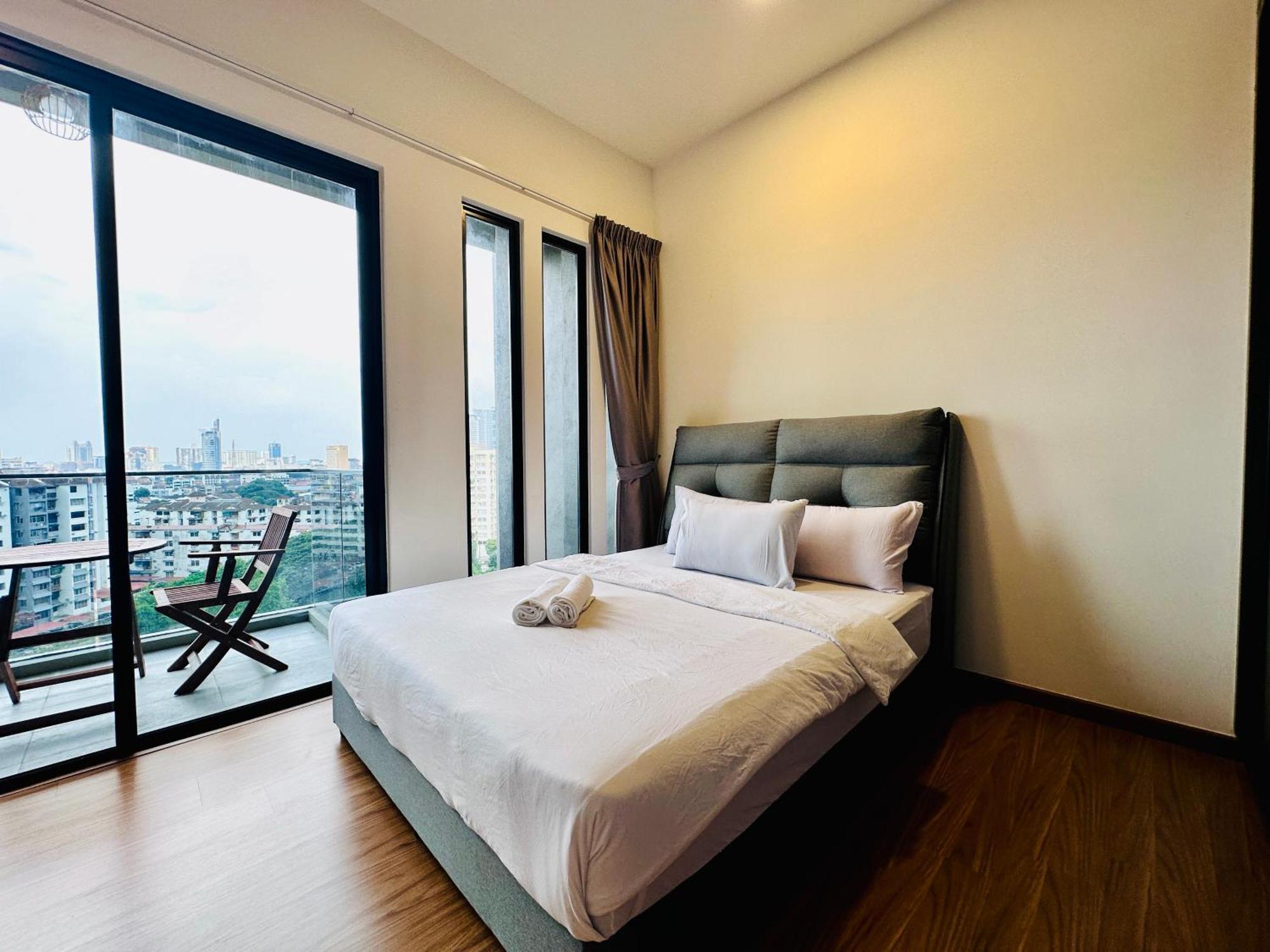 New Georgetown Instagramable 2Br Homestay For 10Pax 无敌美景两房民宿 Beacon Executive Suite Buitenkant foto