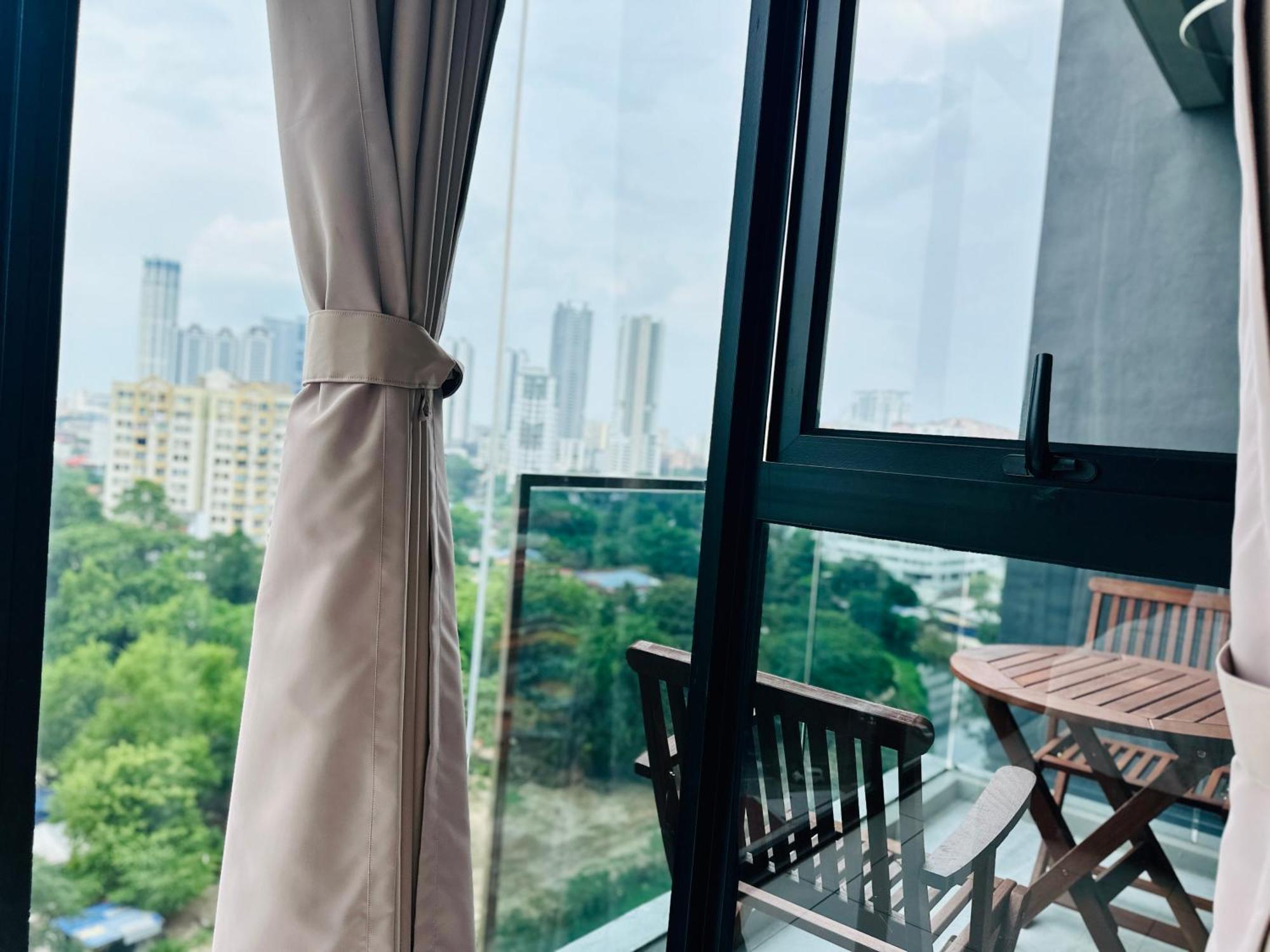 New Georgetown Instagramable 2Br Homestay For 10Pax 无敌美景两房民宿 Beacon Executive Suite Buitenkant foto