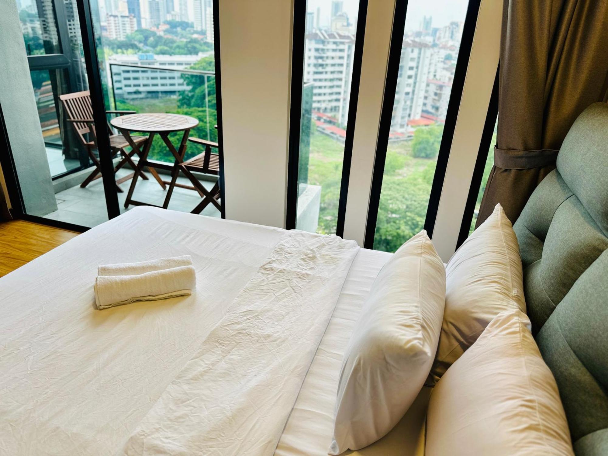 New Georgetown Instagramable 2Br Homestay For 10Pax 无敌美景两房民宿 Beacon Executive Suite Buitenkant foto