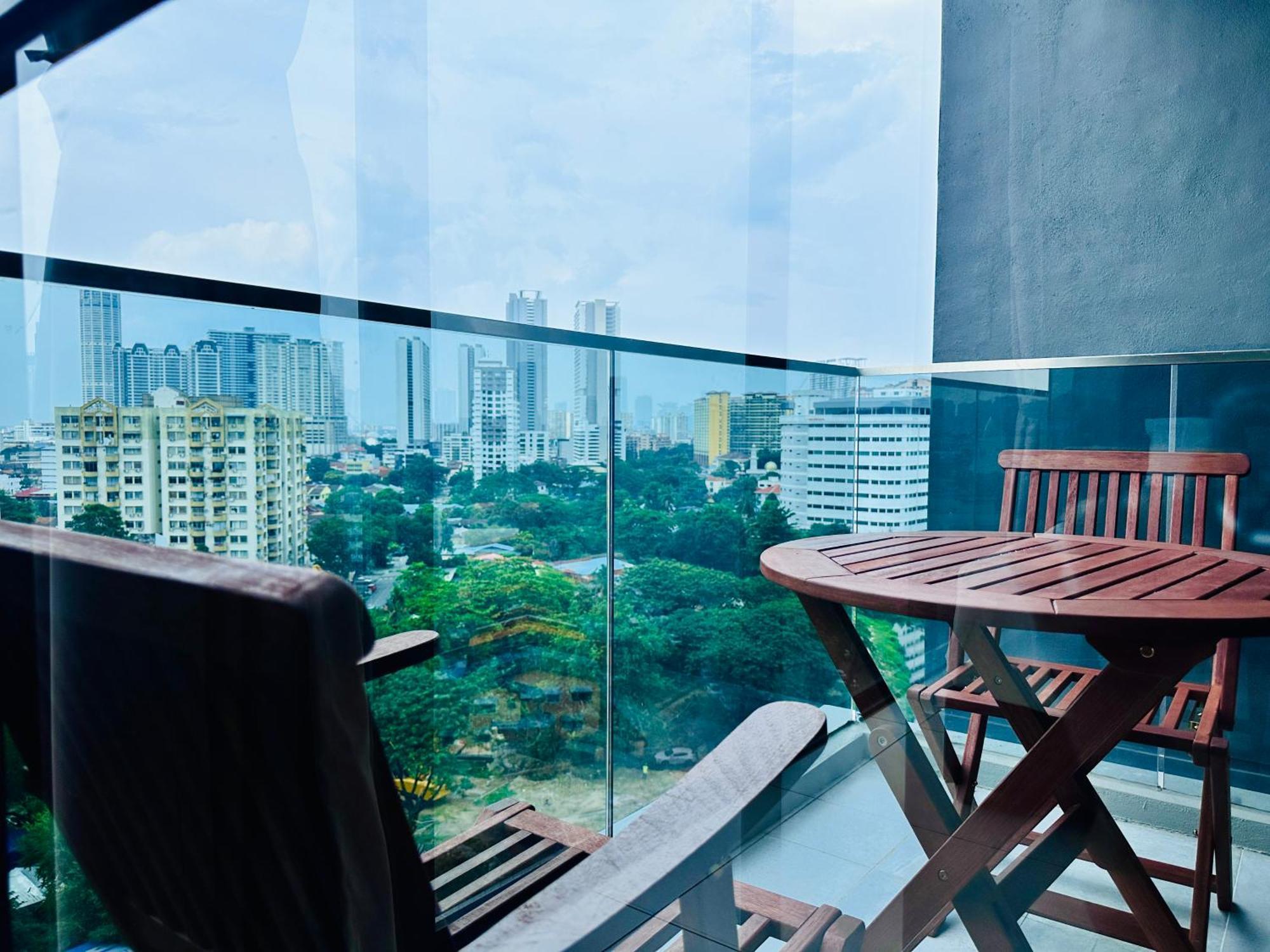 New Georgetown Instagramable 2Br Homestay For 10Pax 无敌美景两房民宿 Beacon Executive Suite Buitenkant foto